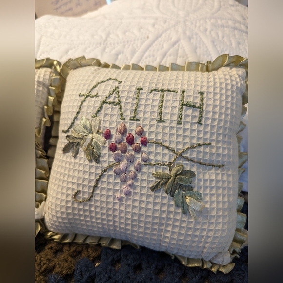 Vintage Home Interiors 4 Piece Set! - Picture 3 of 4